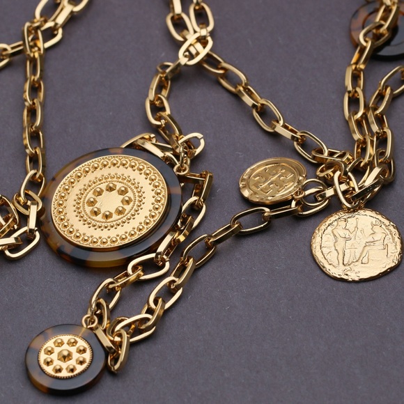 Elegant Gold Coin Pendant Necklace - Picture 4 of 11